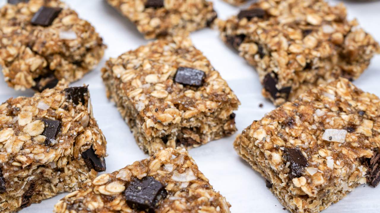 NO-BAKE OATMEAL BARS