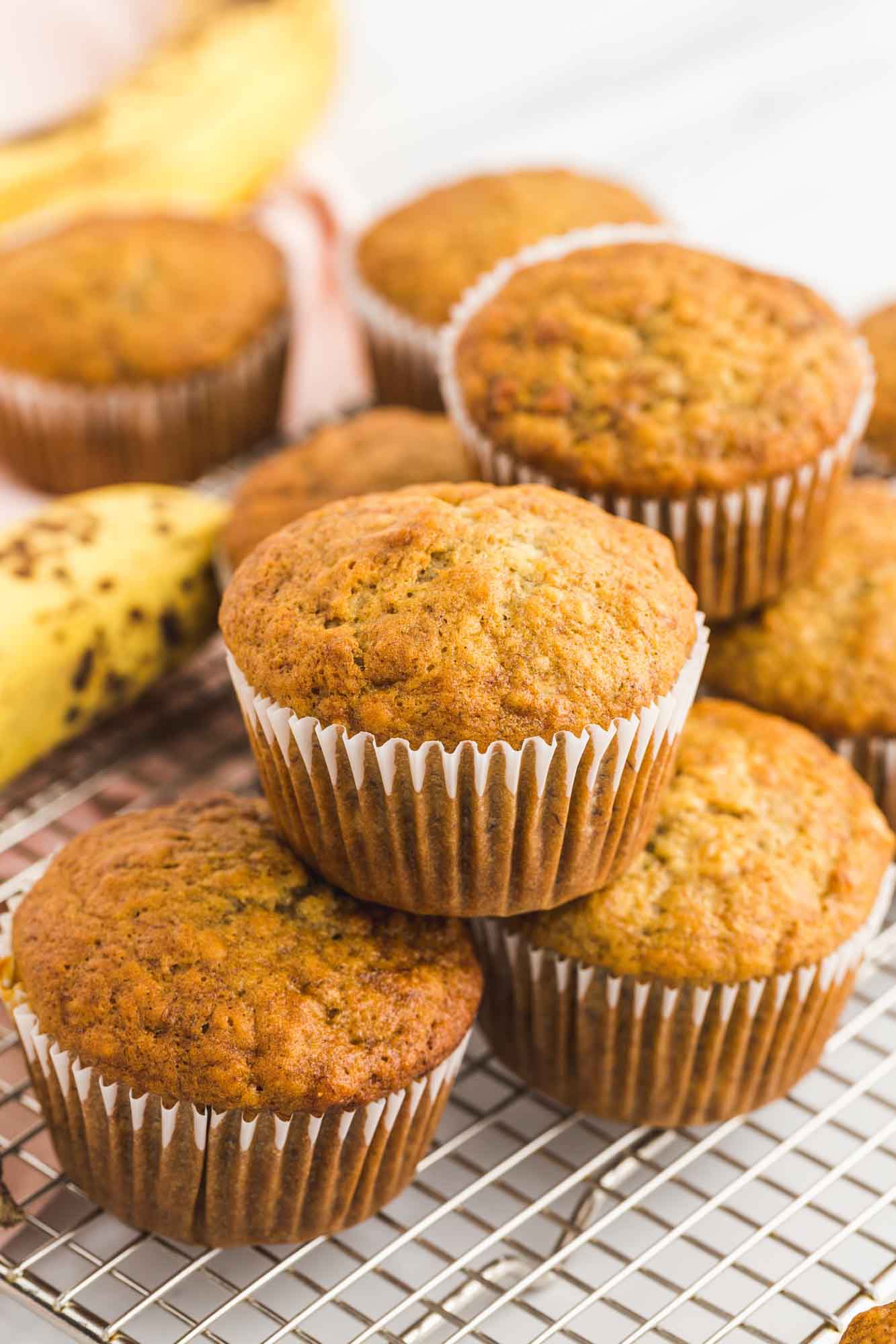 LOW-CALORIE BANANA MUFFINS