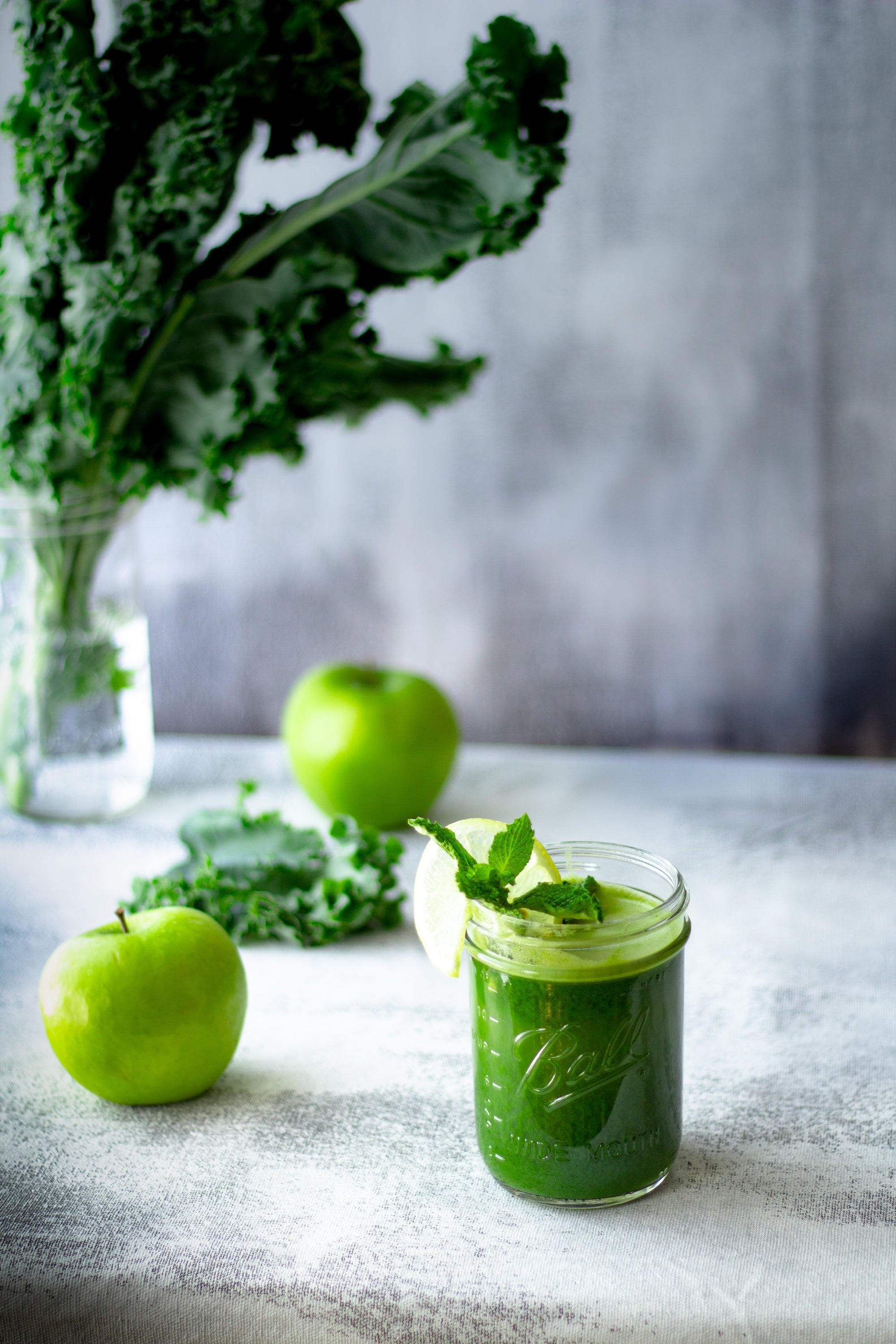 VEGAN-FRIENDLY CHOCO PROTEIN GREEN SMOOTHIE