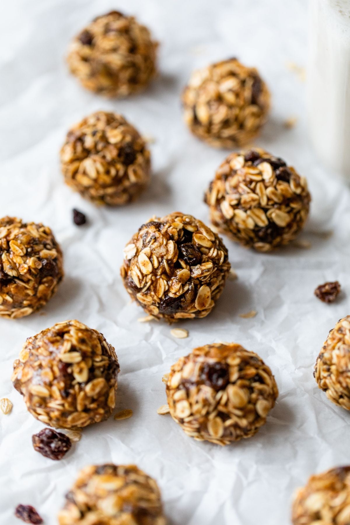 OATMEAL RAISIN ENERGY BALLS